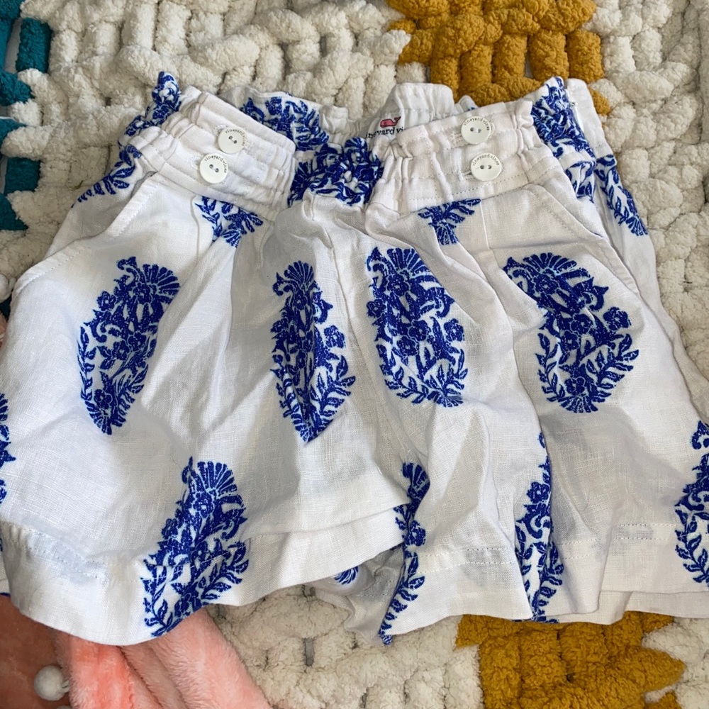vineyard vine shorts
